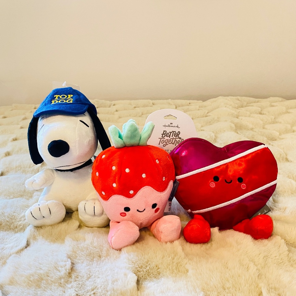 Hallmark Snoopy Plush + Strawberry & Heart Plush Set